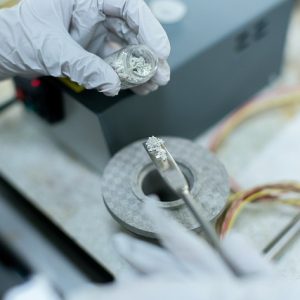 Encapsulating compounds